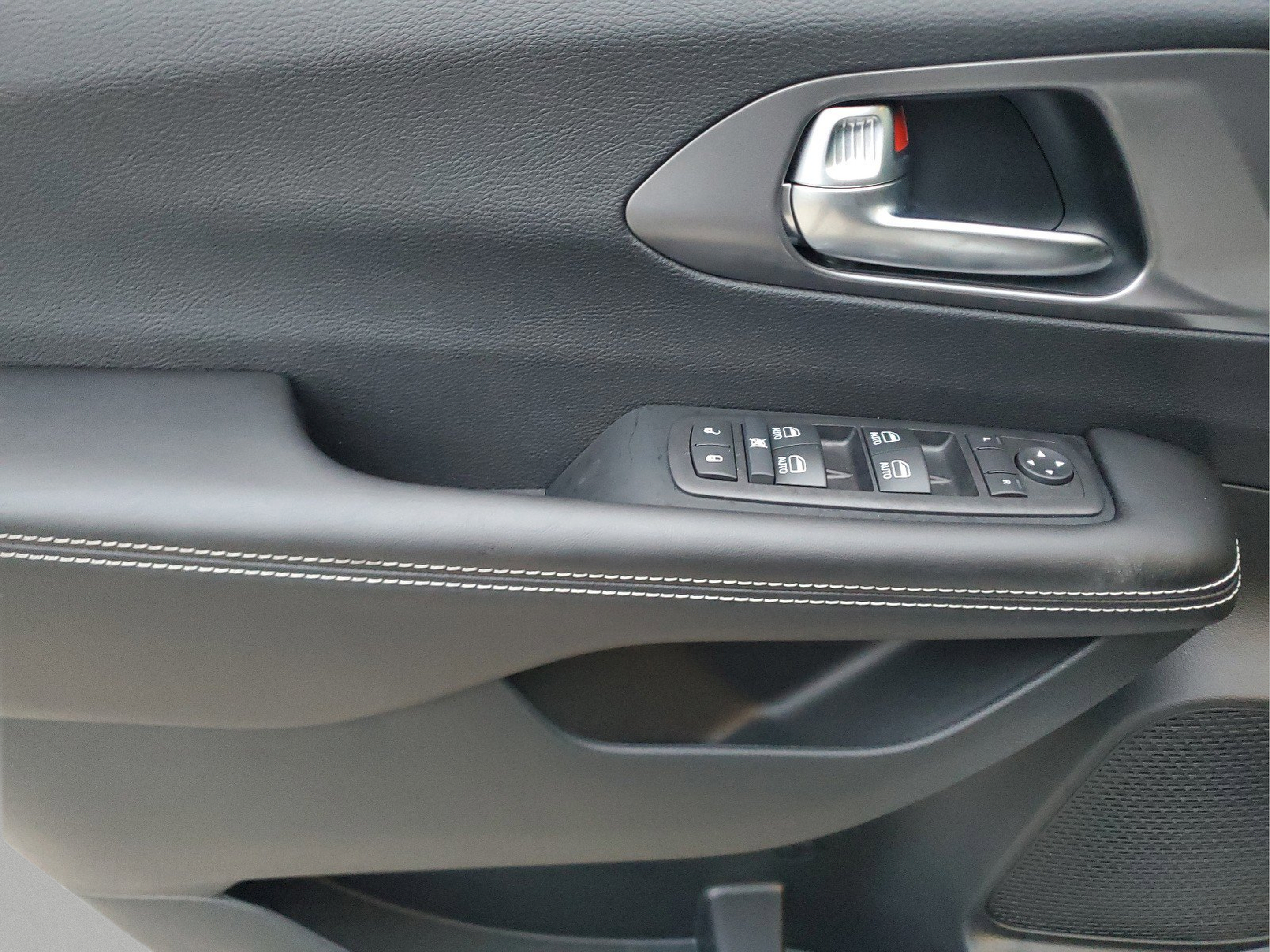 New 2026 Chrysler Pacifica Select FWD image 12
