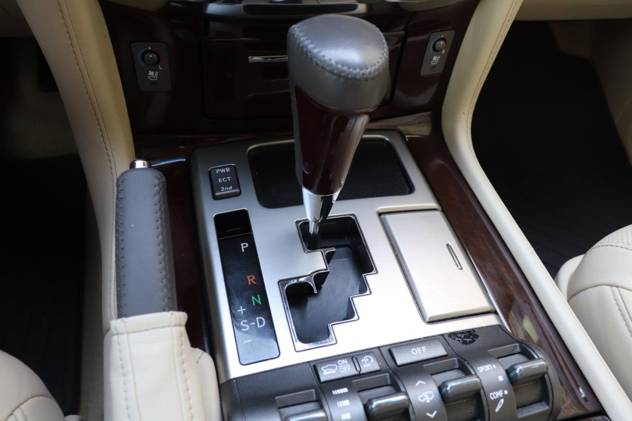 Used 2014 Lexus LX 570 4WD image 71