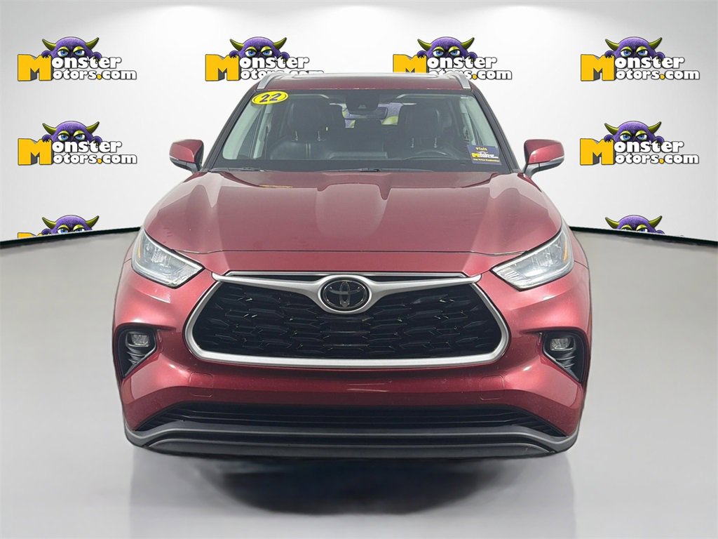 Used 2022 Toyota Highlander XLE image 2