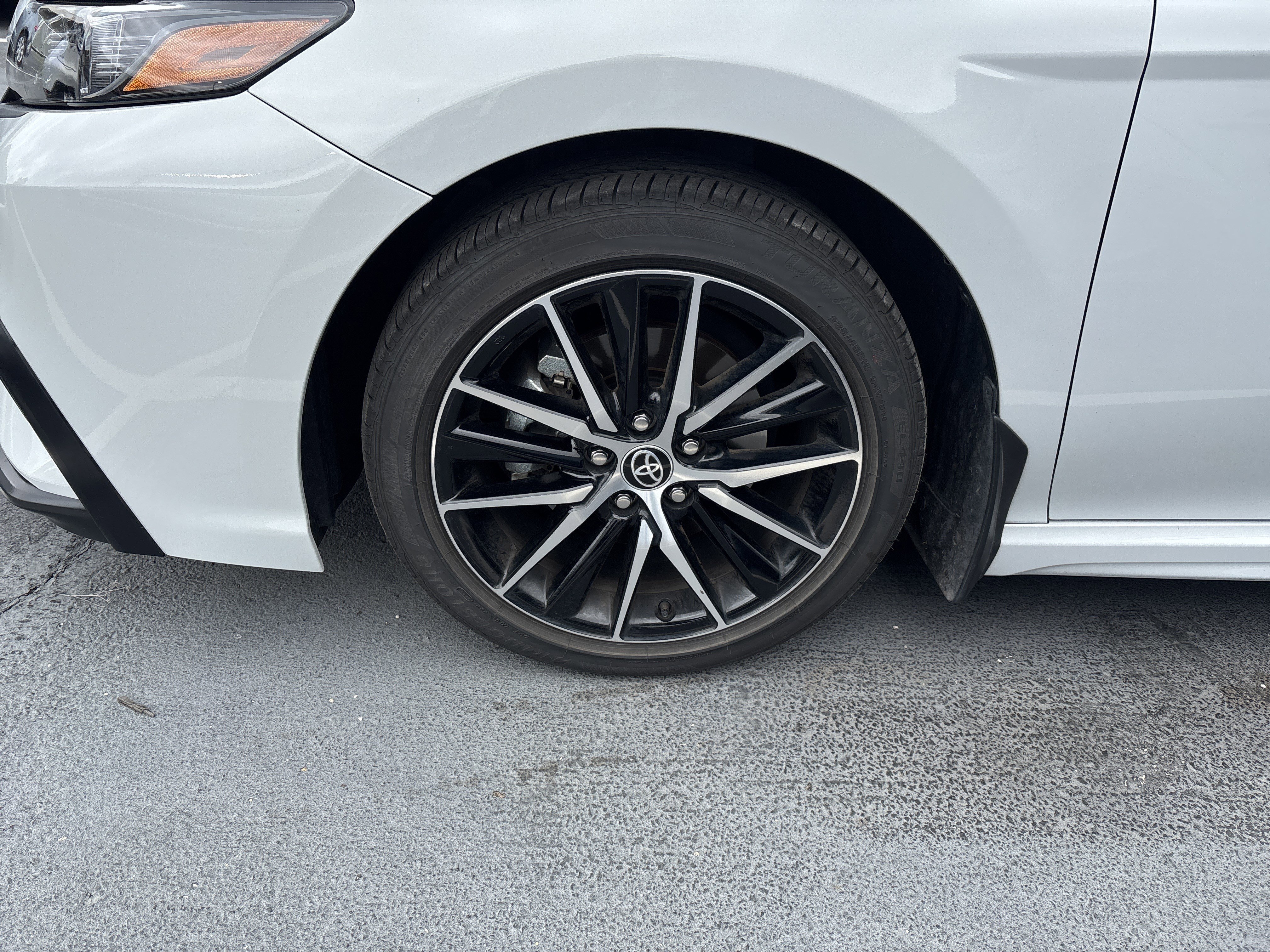 Used 2023 Toyota Camry SE w/ Convenience Package FWD image 33