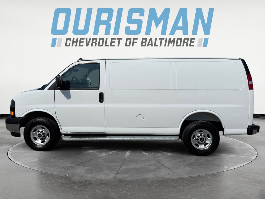 Used 2025 GMC Savana 2500 w/ Driver Convenience Package RWD image 3