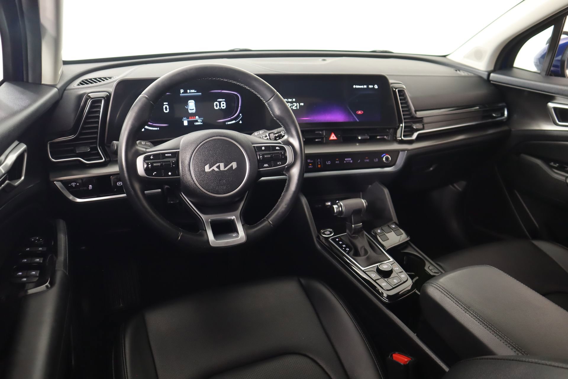 Used 2023 Kia Sportage EX image 2