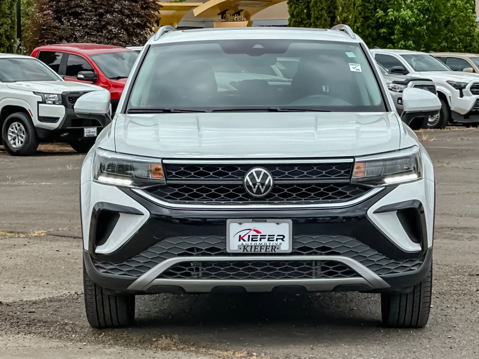 Used 2024 Volkswagen Taos SE AWD/4WD image 8