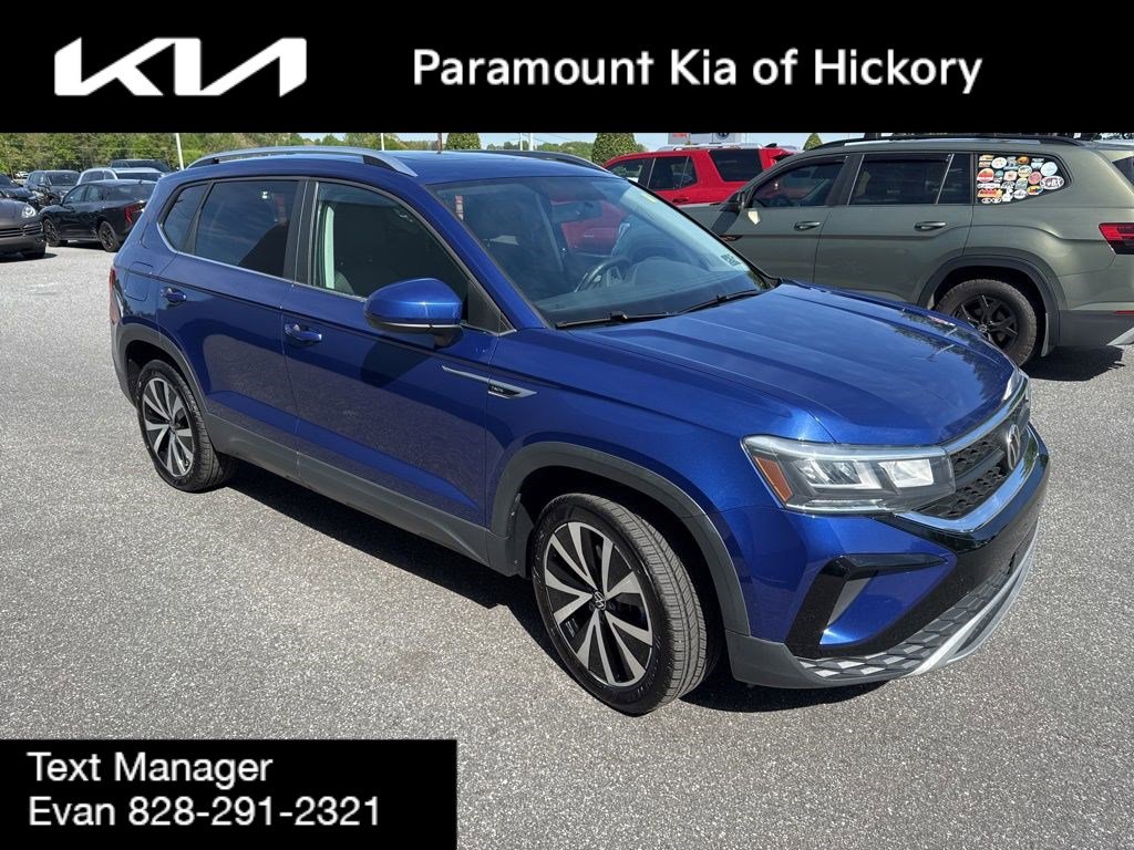Used 2022 Volkswagen Taos SE FWD image 3