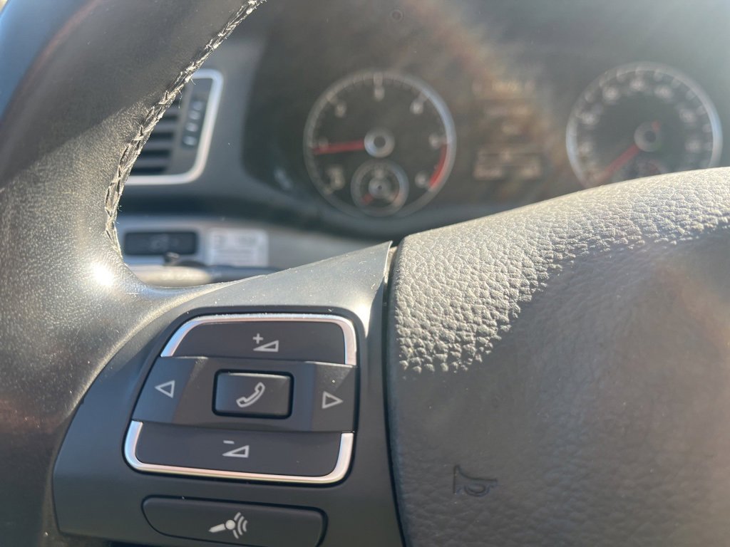 Used 2014 Volkswagen Passat TDI SE image 13