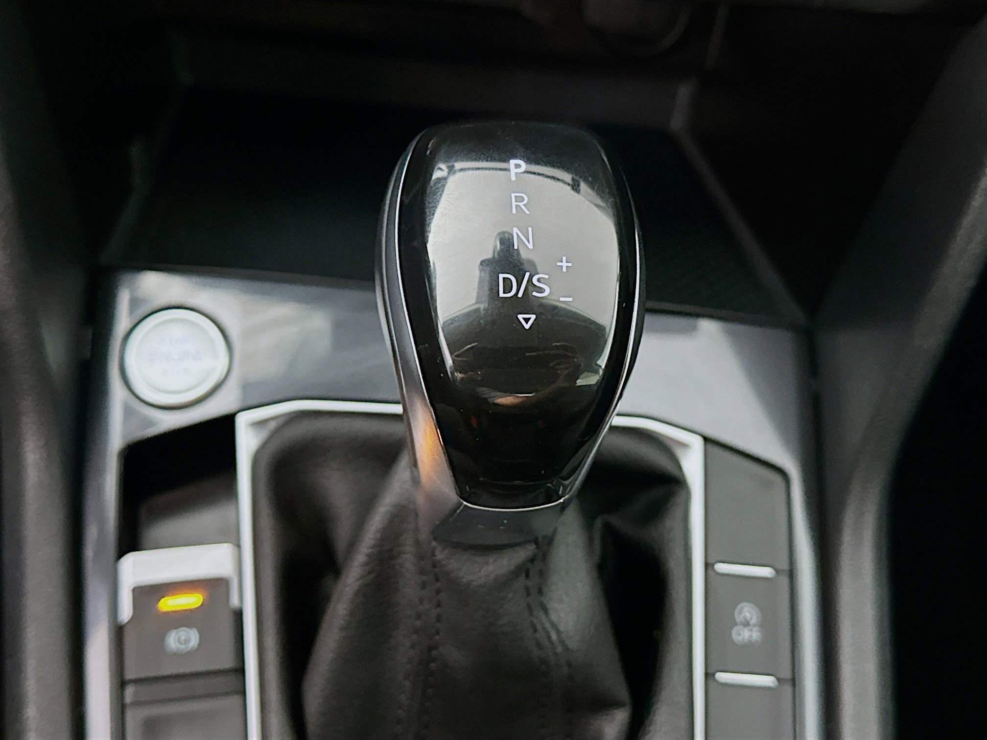 Used 2024 Volkswagen Tiguan Wolfsburg Edition image 23