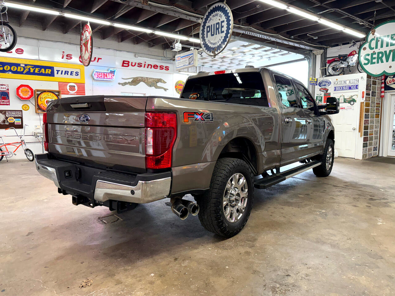 Used 2022 Ford F250 Lariat w/ Chrome Package image 6