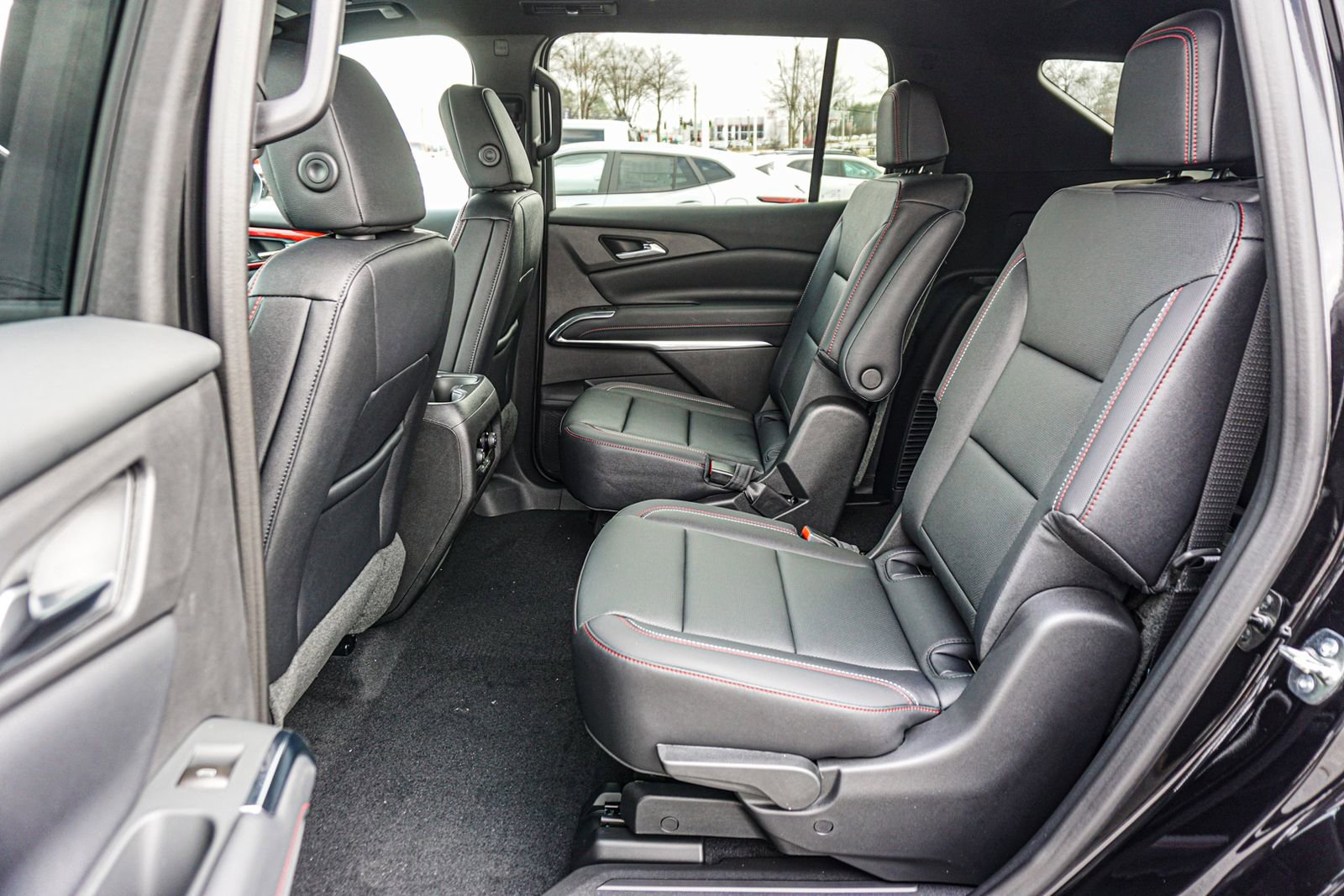 New 2026 Chevrolet Traverse Z71 w/ Driver Confidence Package image 18