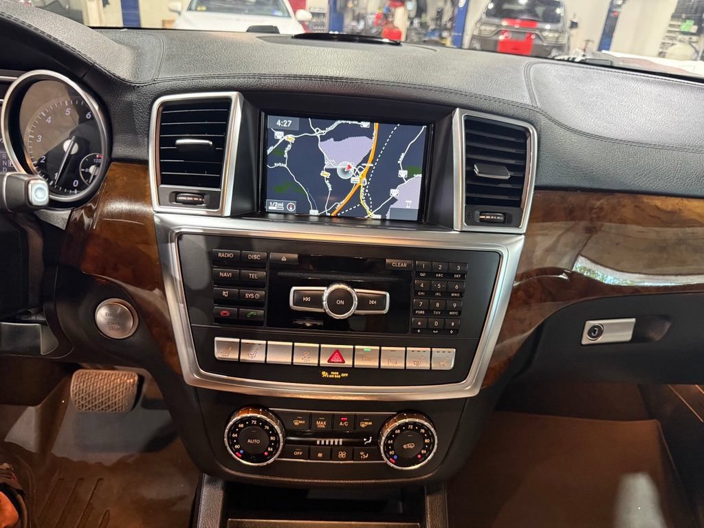 Used 2015 Mercedes-Benz GL 450 4MATIC image 35
