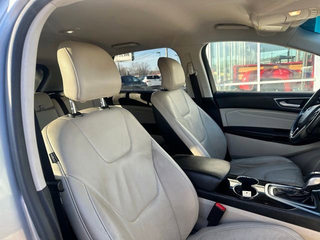 Used 2016 Ford Edge Titanium w/ Technology Package image 12