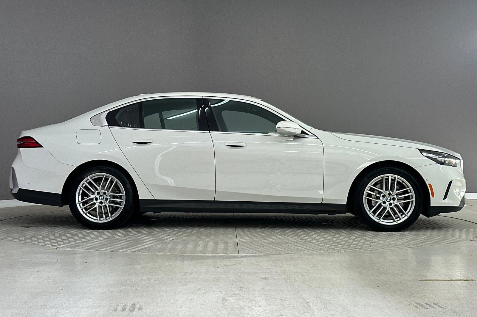 Certified 2024 BMW 530i w/ M Sport Package RWD image 7
