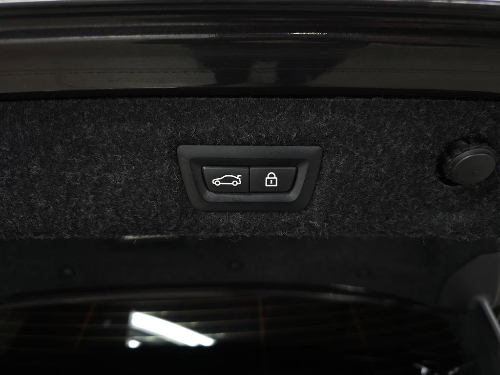 Used 2020 BMW M550i xDrive w/ Executive Package image 8