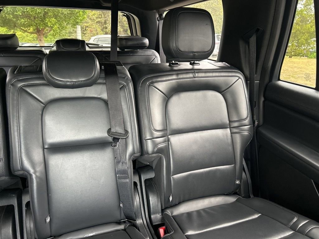 Used 2024 Lincoln Navigator L Premiere image 14