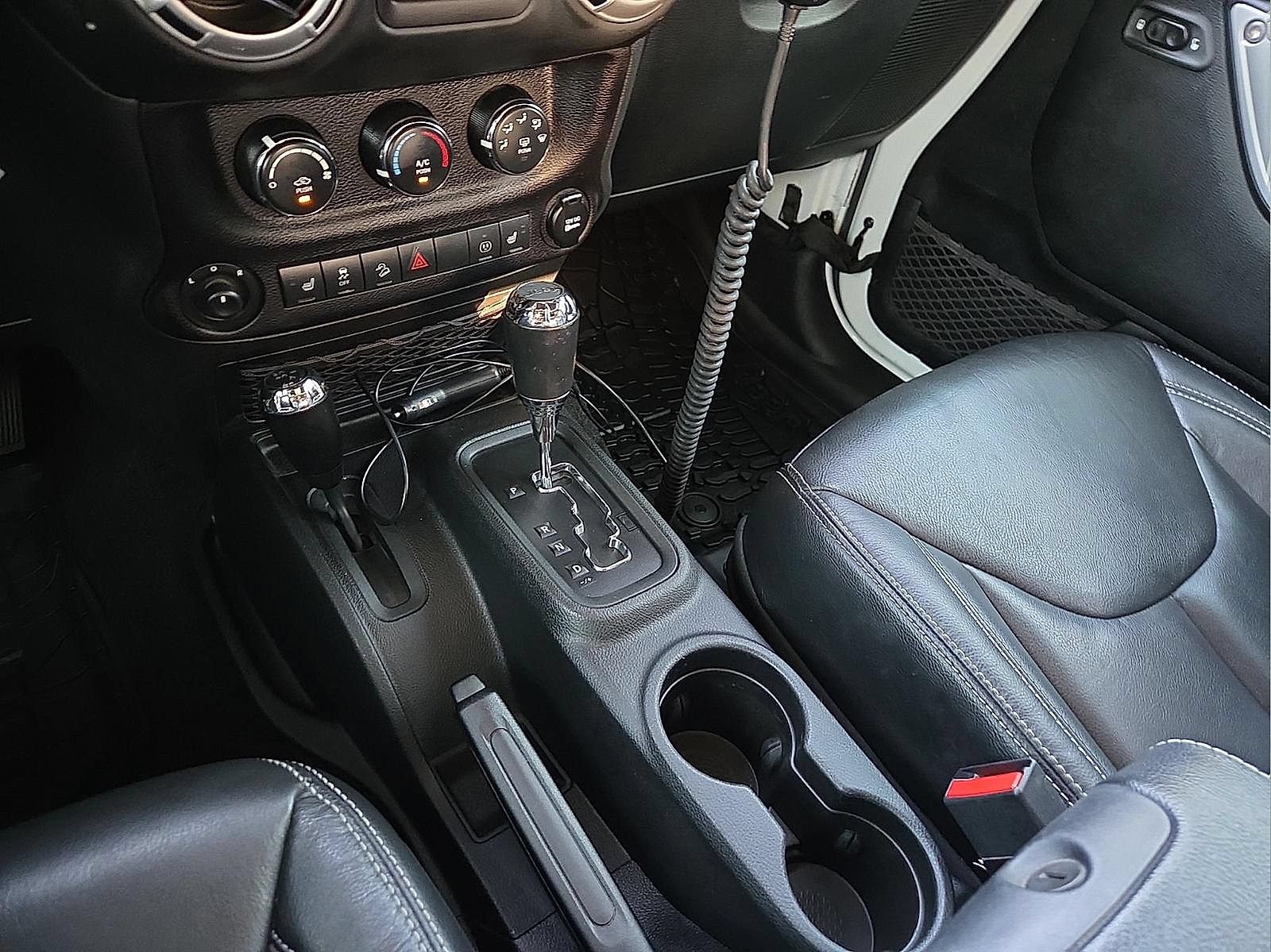 Used 2017 Jeep Wrangler Unlimited Rubicon AWD/4WD image 25