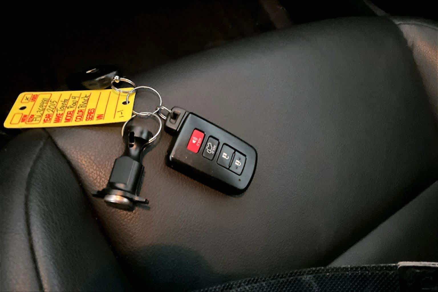 Used 2015 Toyota RAV4 Limited w/ Technology Package AWD/4WD image 15