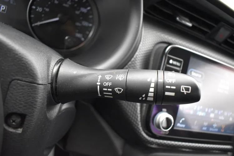 Used 2024 Nissan Kicks SV FWD image 25