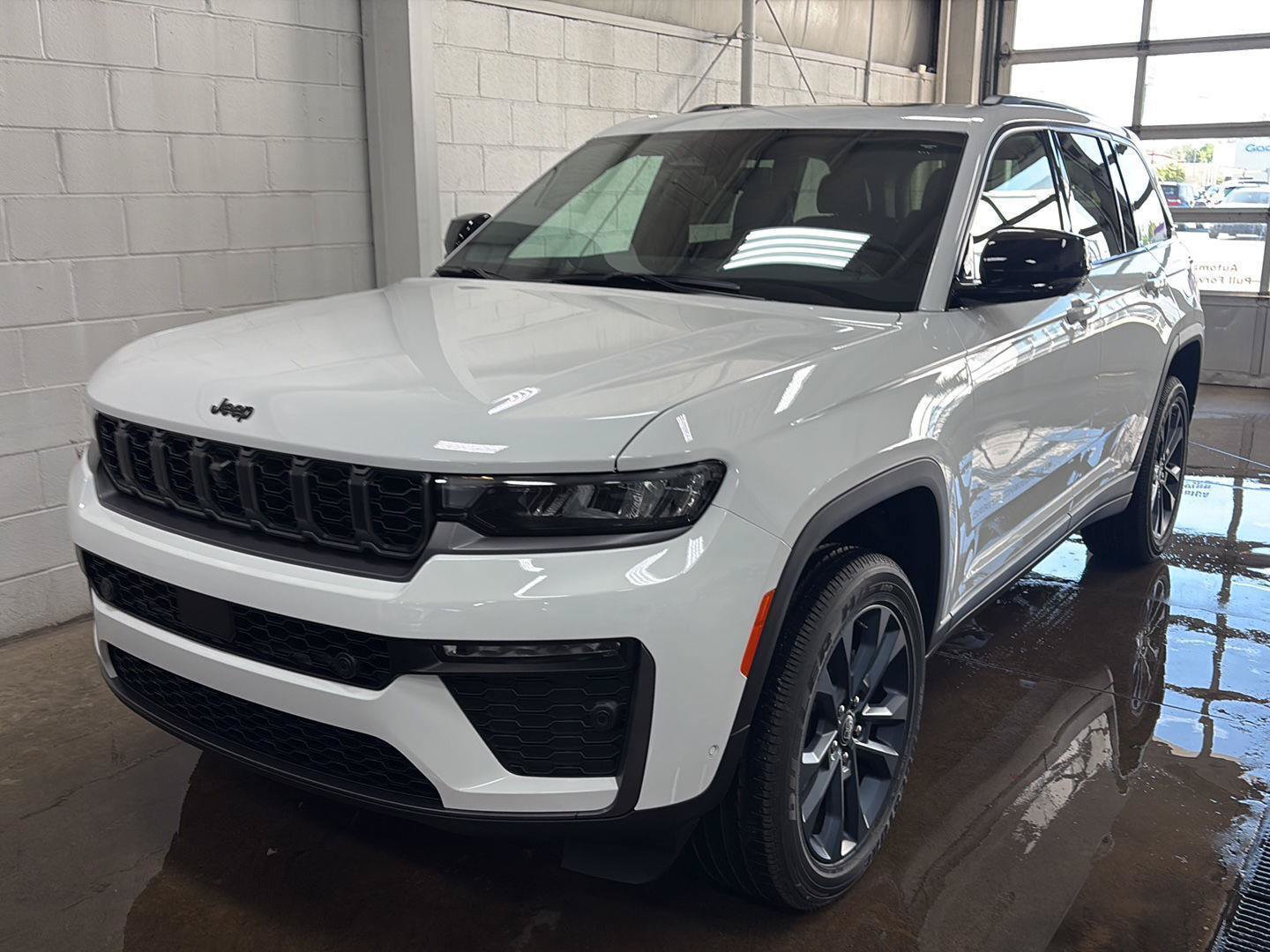 New 2026 Jeep Grand Cherokee Limited AWD/4WD image 39