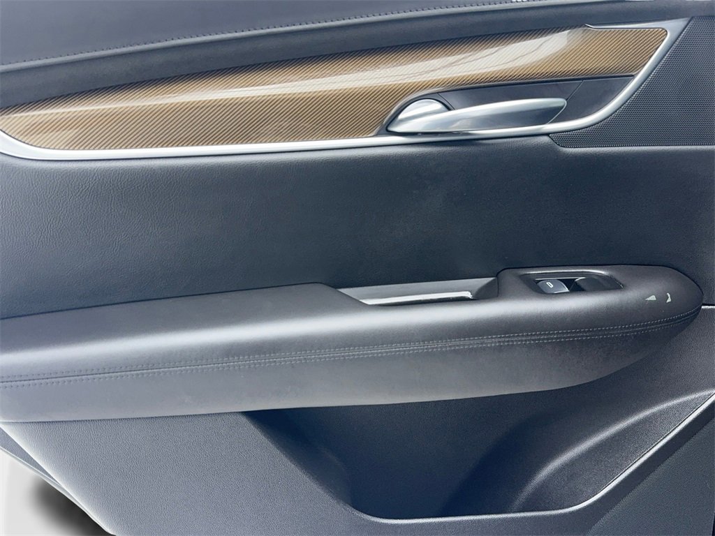 Used 2017 Cadillac XT5 Platinum image 42