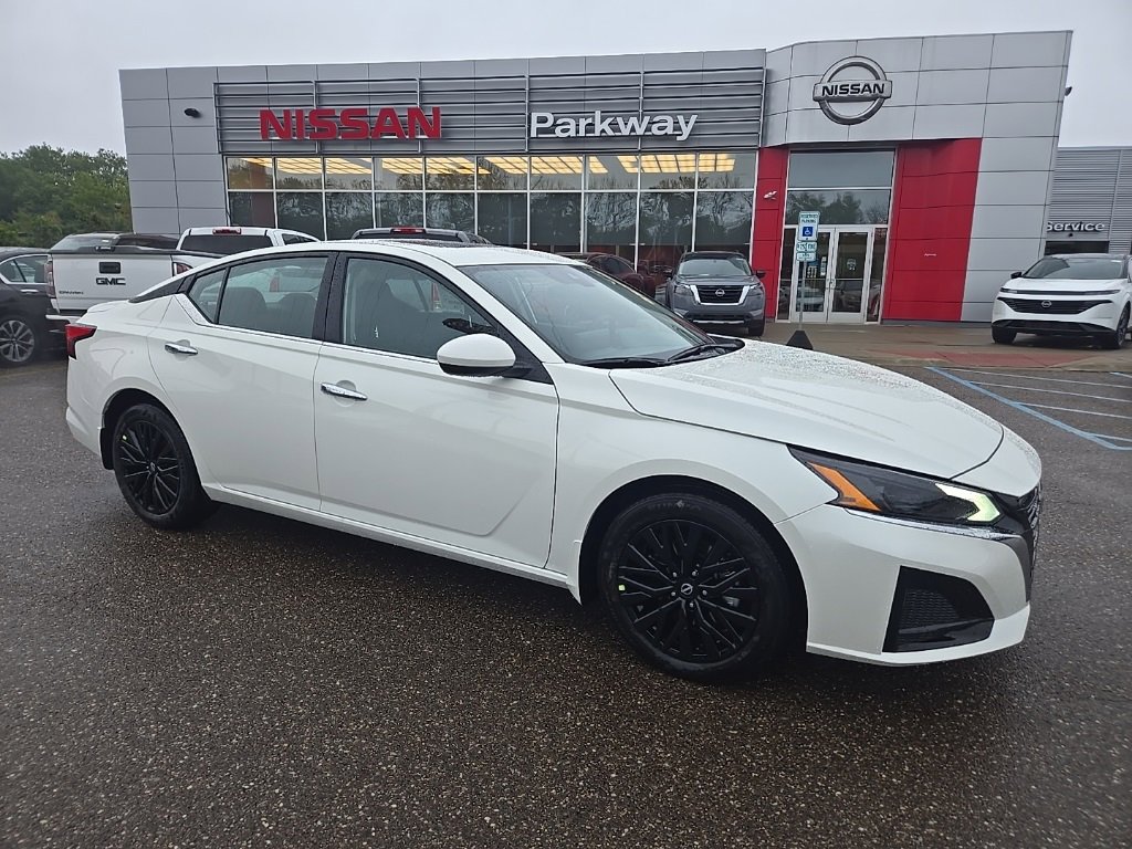 New 2025 Nissan Altima 2.5 SV image 1