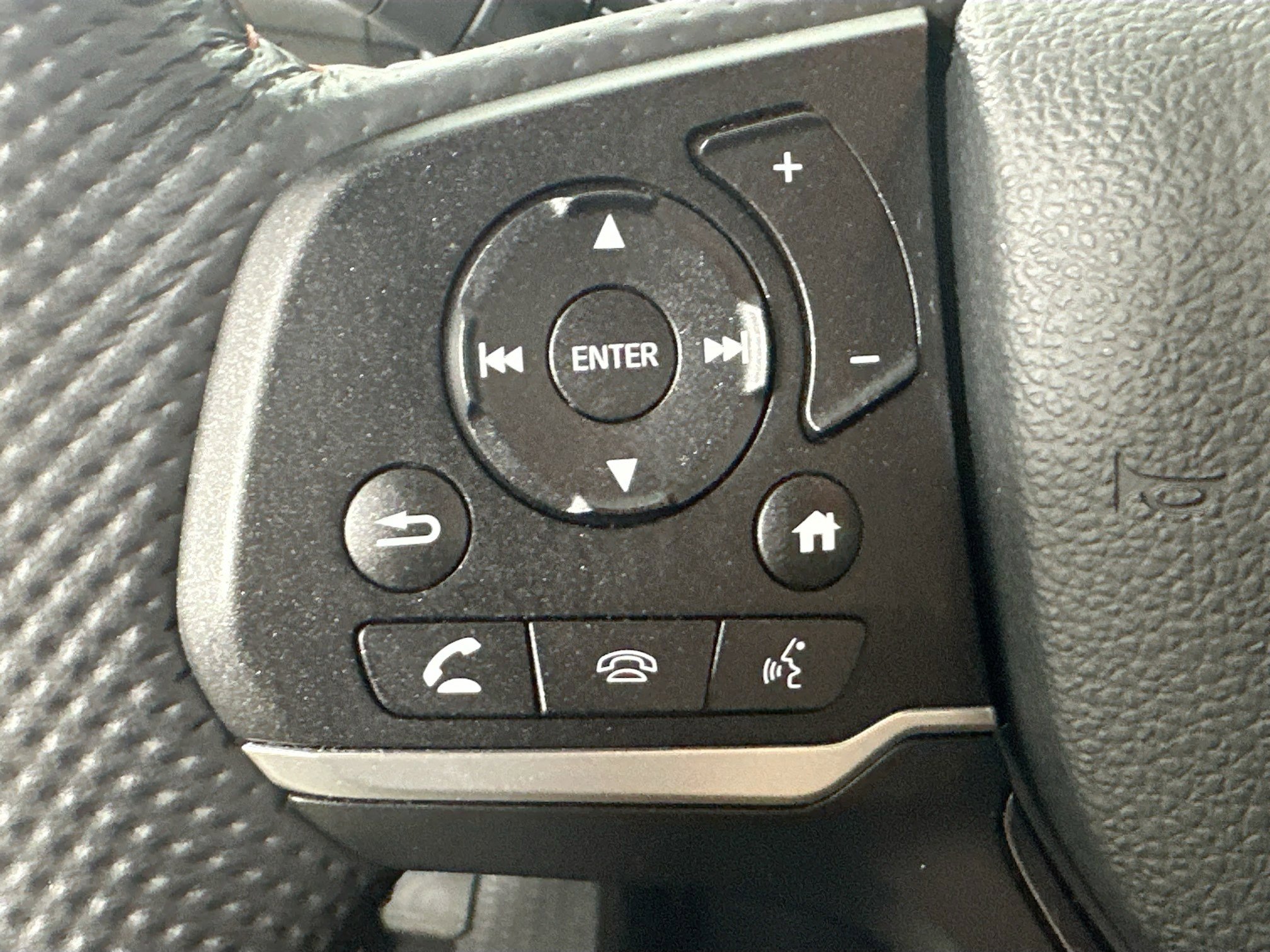 Used 2025 Honda Passport TrailSport image 13