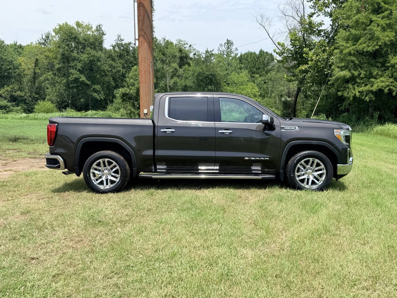 Used 2021 GMC Sierra 1500 SLT w/ SLT Premium Plus Package RWD image 6