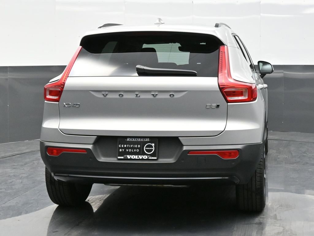 Used 2024 Volvo XC40 B5 Plus image 6