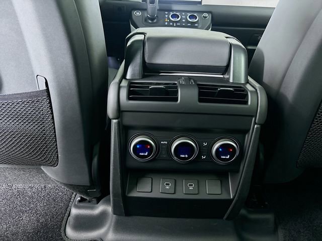 Used 2025 Land Rover Defender 130 S image 27
