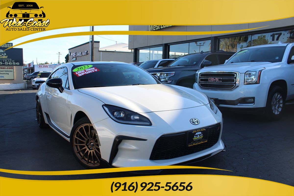 Used 2023 Toyota GR86 w/ ALL Weather Mat Package (TMS) RWD image 1