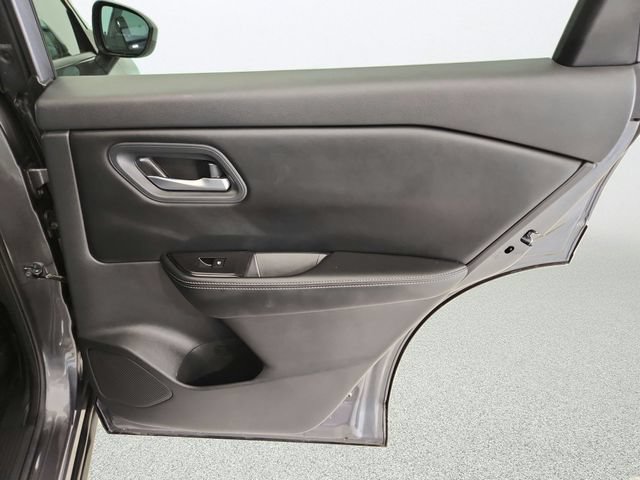 Used 2025 Nissan Rogue SV AWD/4WD image 26