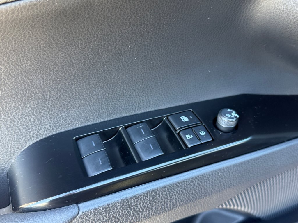 Used 2025 Toyota Camry SE w/ Multimedia Upgrade Package AWD/4WD image 13