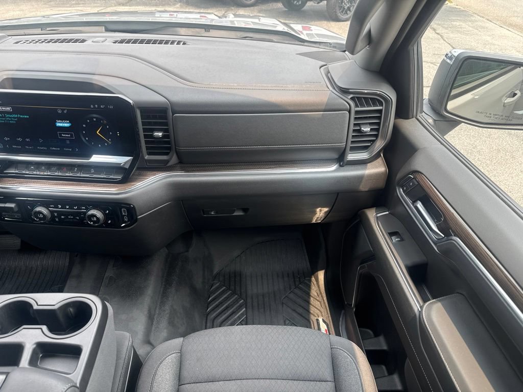Used 2024 Chevrolet Silverado 1500 LT AWD/4WD image 25
