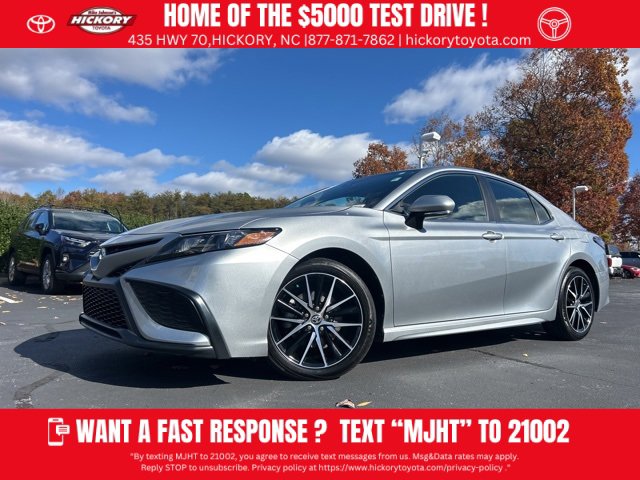 Used 2023 Toyota Camry SE image 1