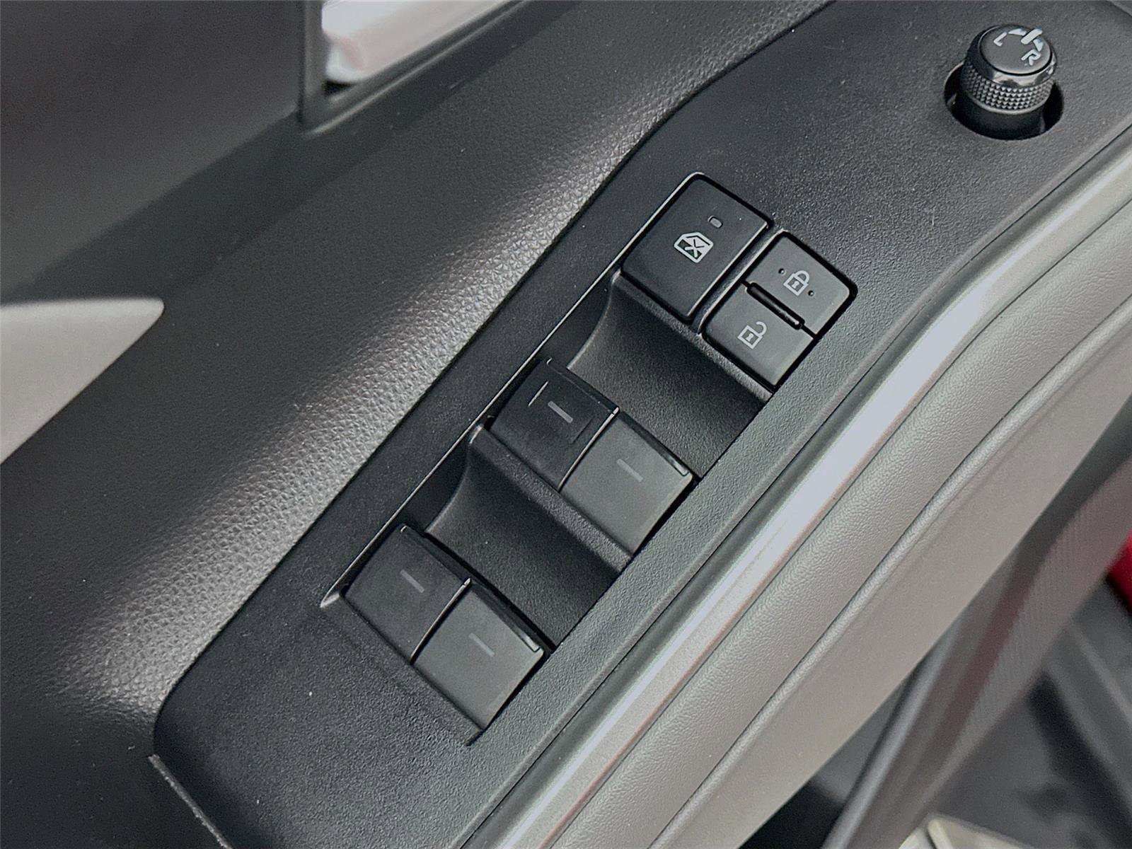 Certified 2021 Toyota Highlander XLE AWD/4WD image 21