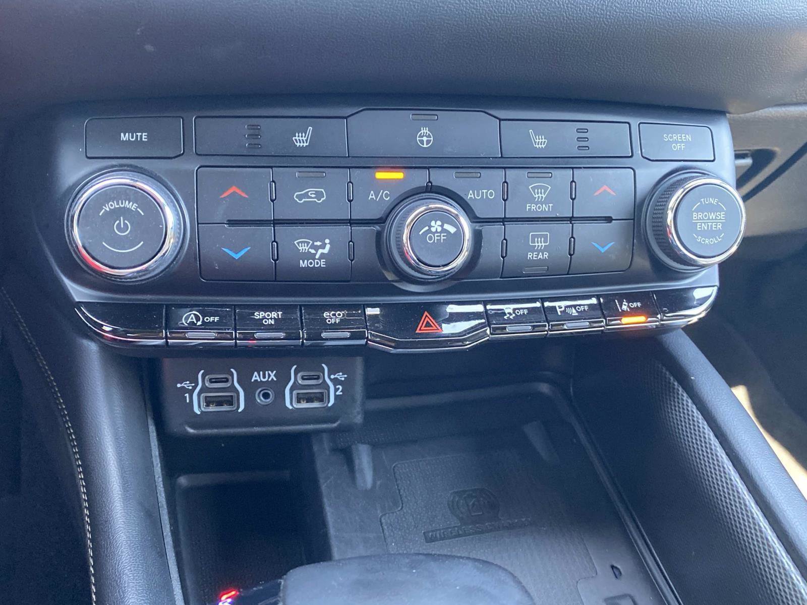 Certified 2022 Dodge Durango GT image 29