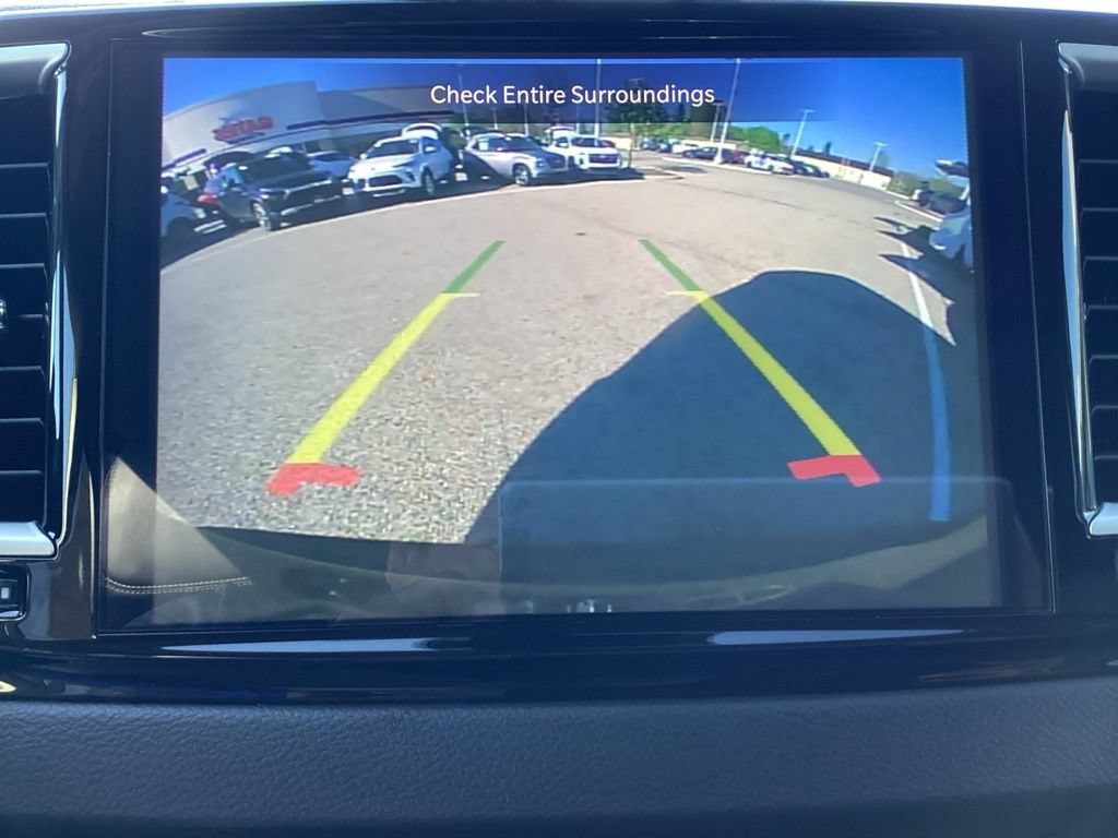 Used 2024 Chrysler Pacifica Touring-L FWD image 20
