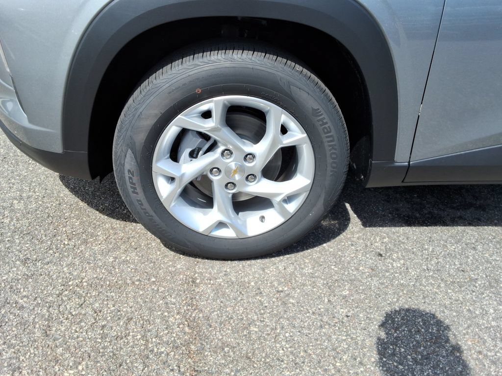 New 2026 Chevrolet Trax LS w/ LS Convenience Package FWD image 10