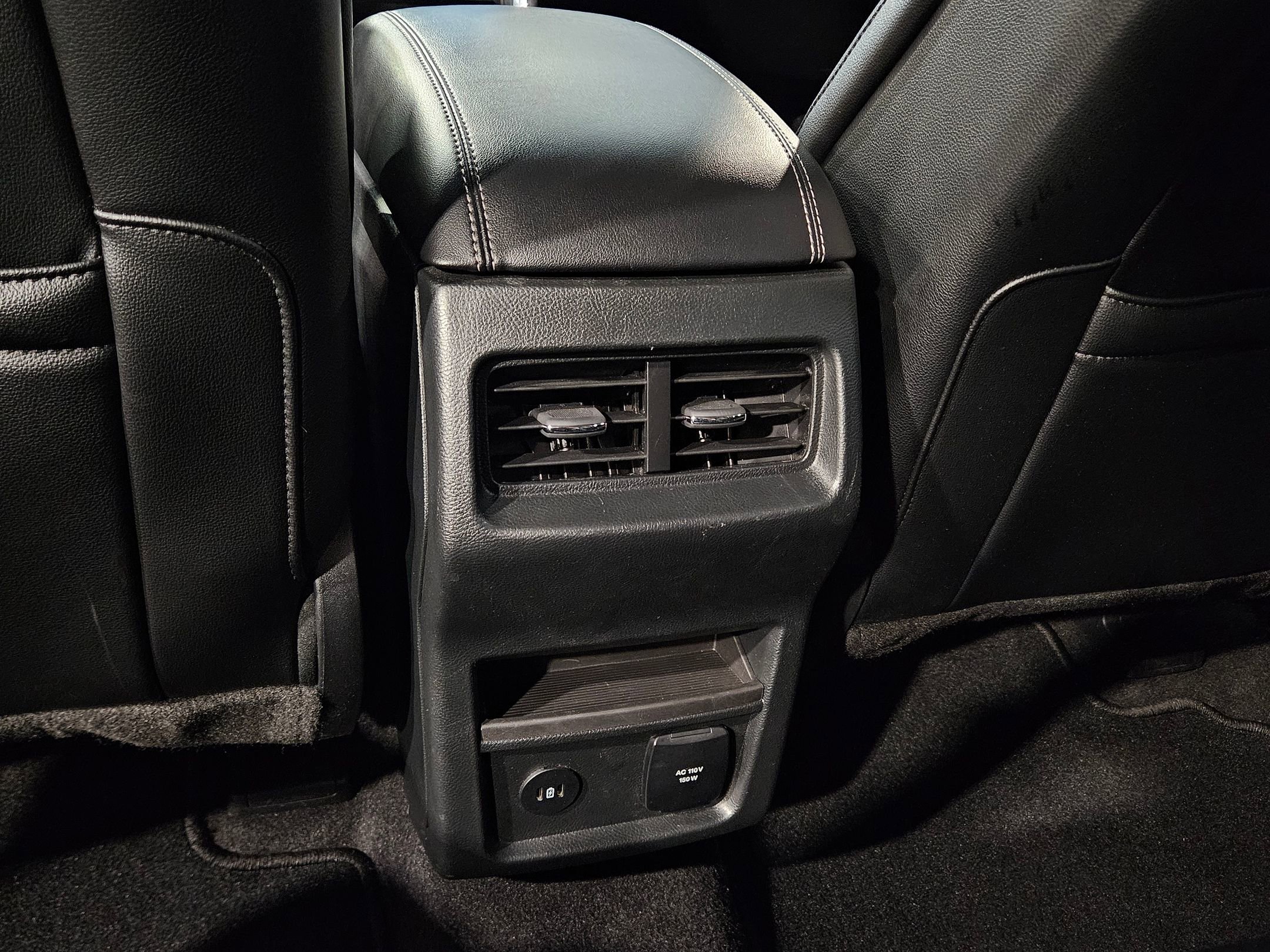 Used 2024 Ford Edge Titanium image 37