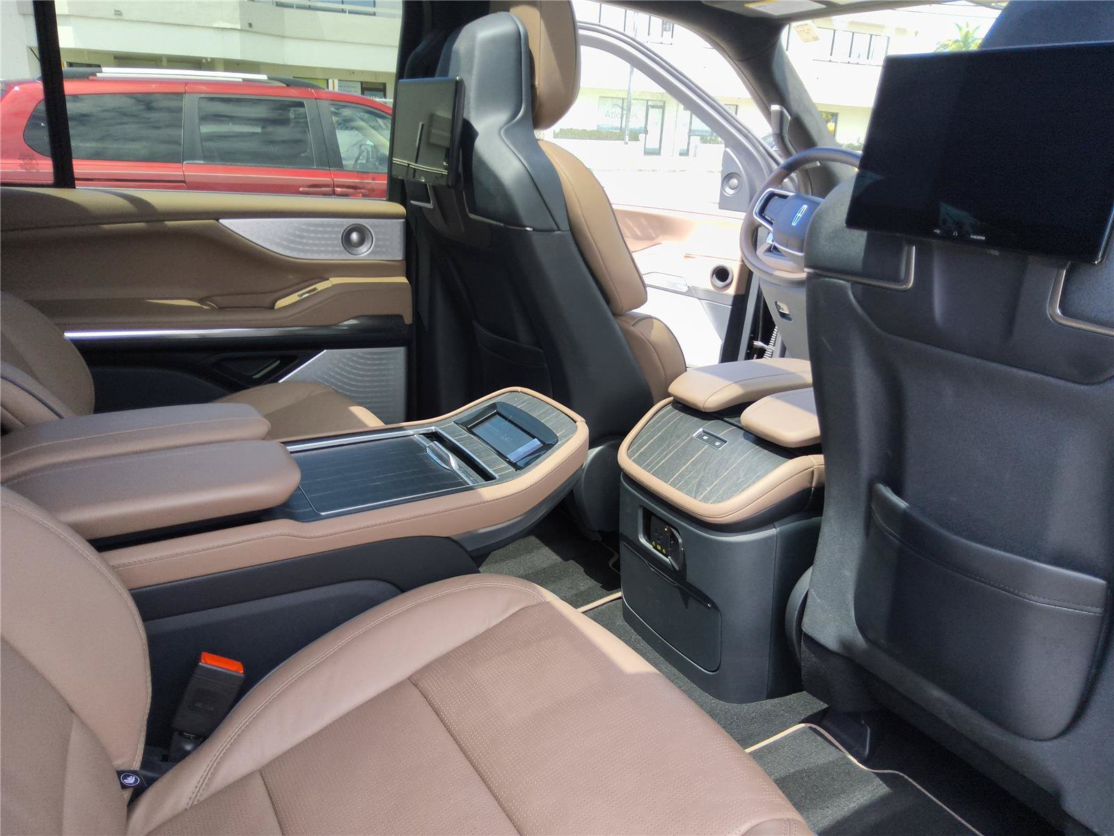 Used 2025 Lincoln Navigator L Black Label AWD/4WD image 31
