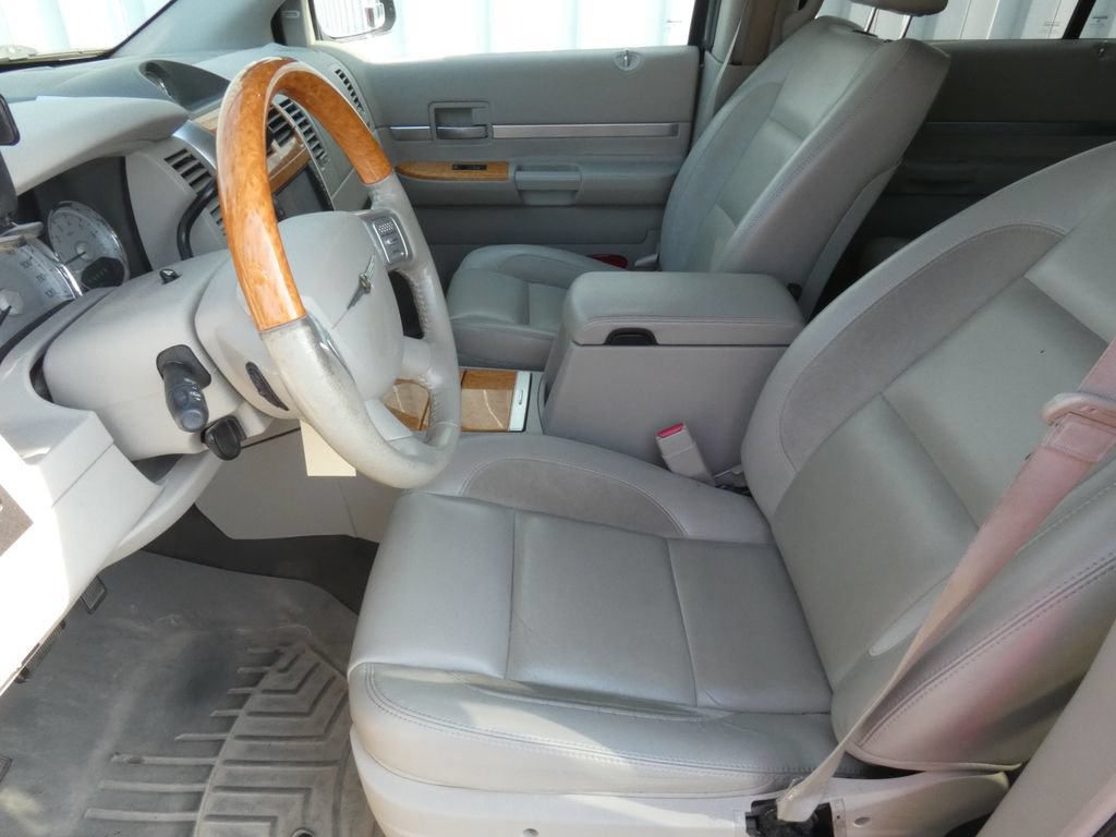 Used 2008 Chrysler Aspen Limited AWD/4WD image 7