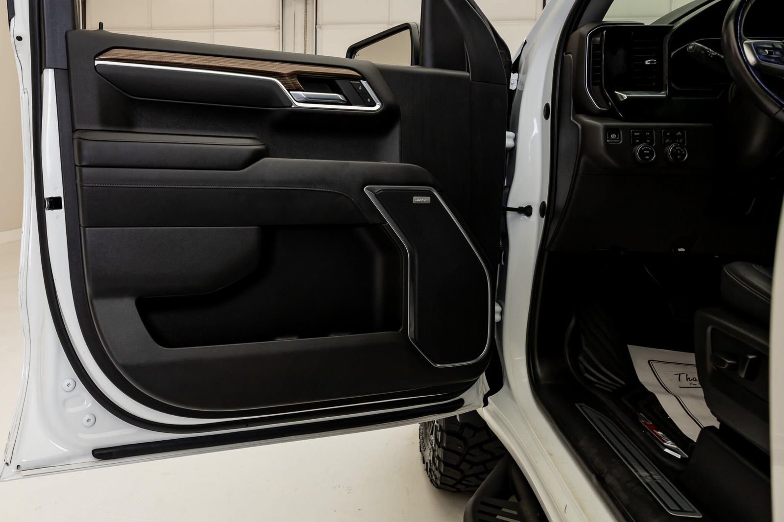 Used 2022 Chevrolet Silverado 1500 LT Trail Boss w/ LT Trail Boss Premium Package AWD/4WD image 36