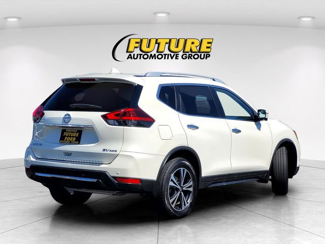 Used 2019 Nissan Rogue SV w/ Premium Package image 4