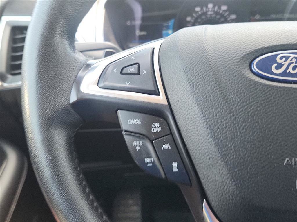 Used 2019 Ford Edge Titanium w/ Equipment Group 301A AWD/4WD image 16