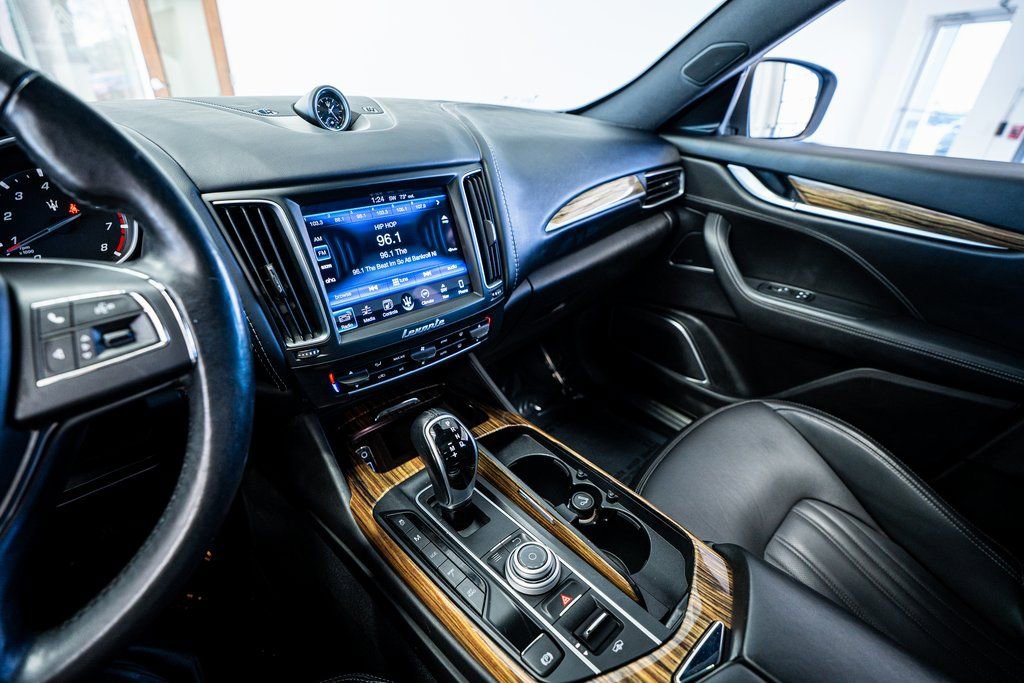 Used 2017 Maserati Levante w/ Luxury Package image 46