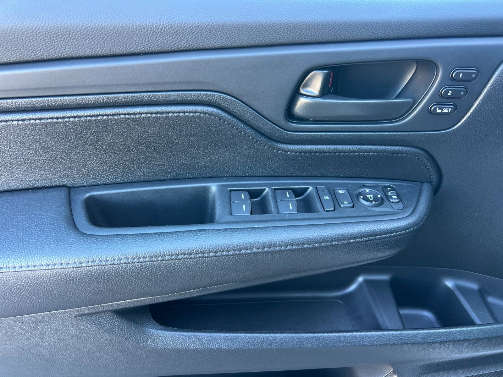Used 2024 Honda Odyssey EX-L image 11