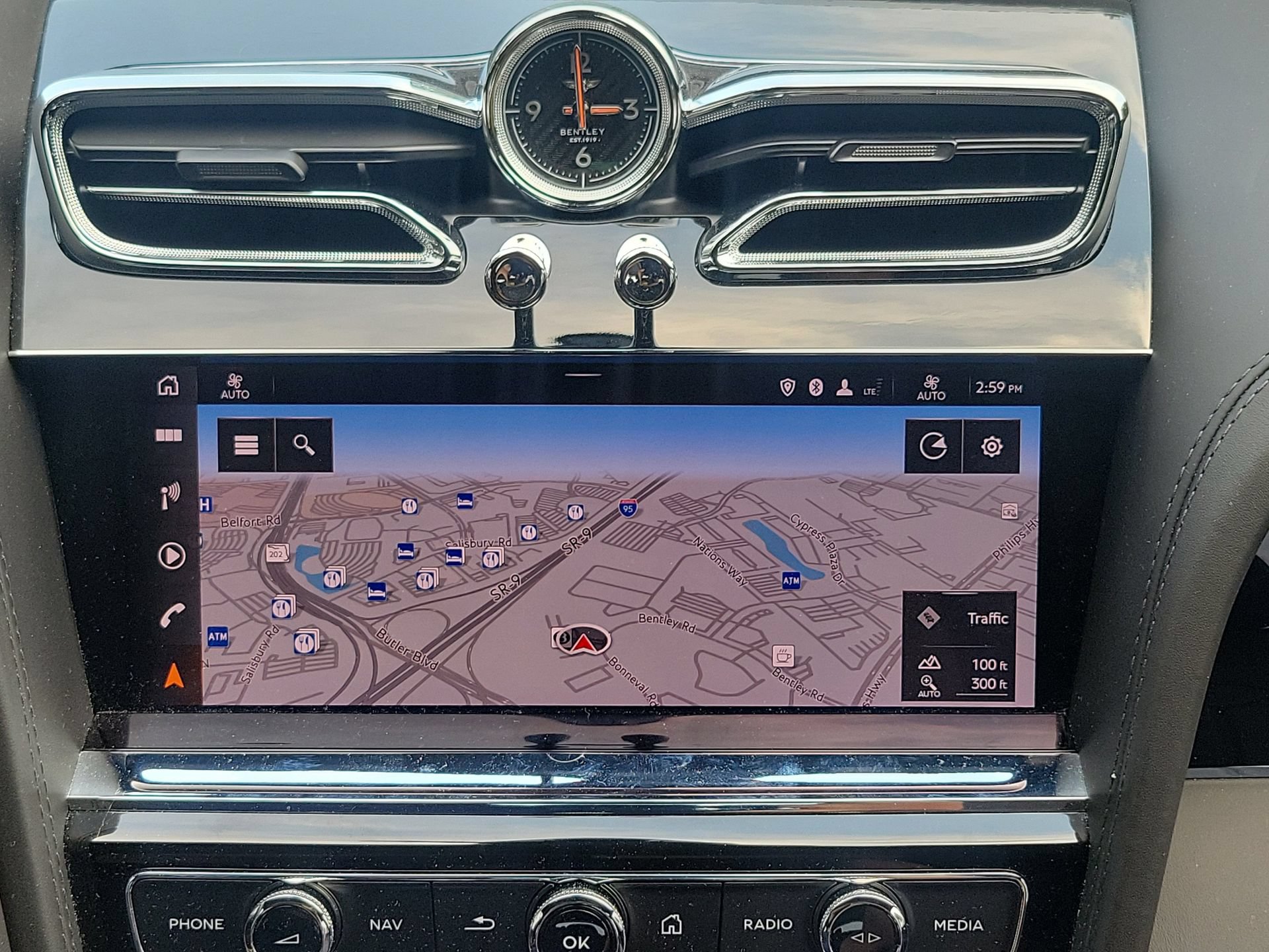 Certified 2023 Bentley Bentayga AWD/4WD image 43