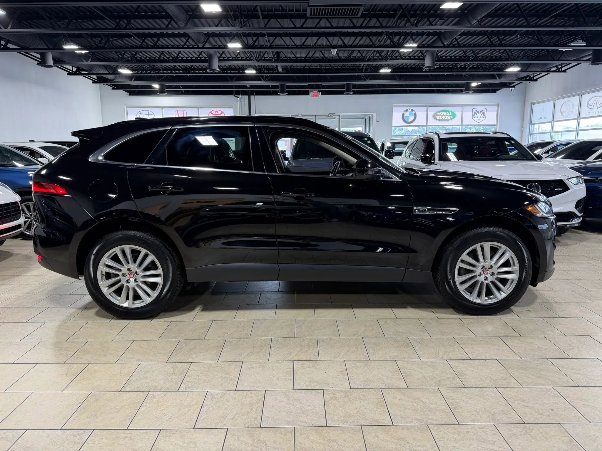 Used 2019 Jaguar F-PACE Prestige AWD/4WD image 28