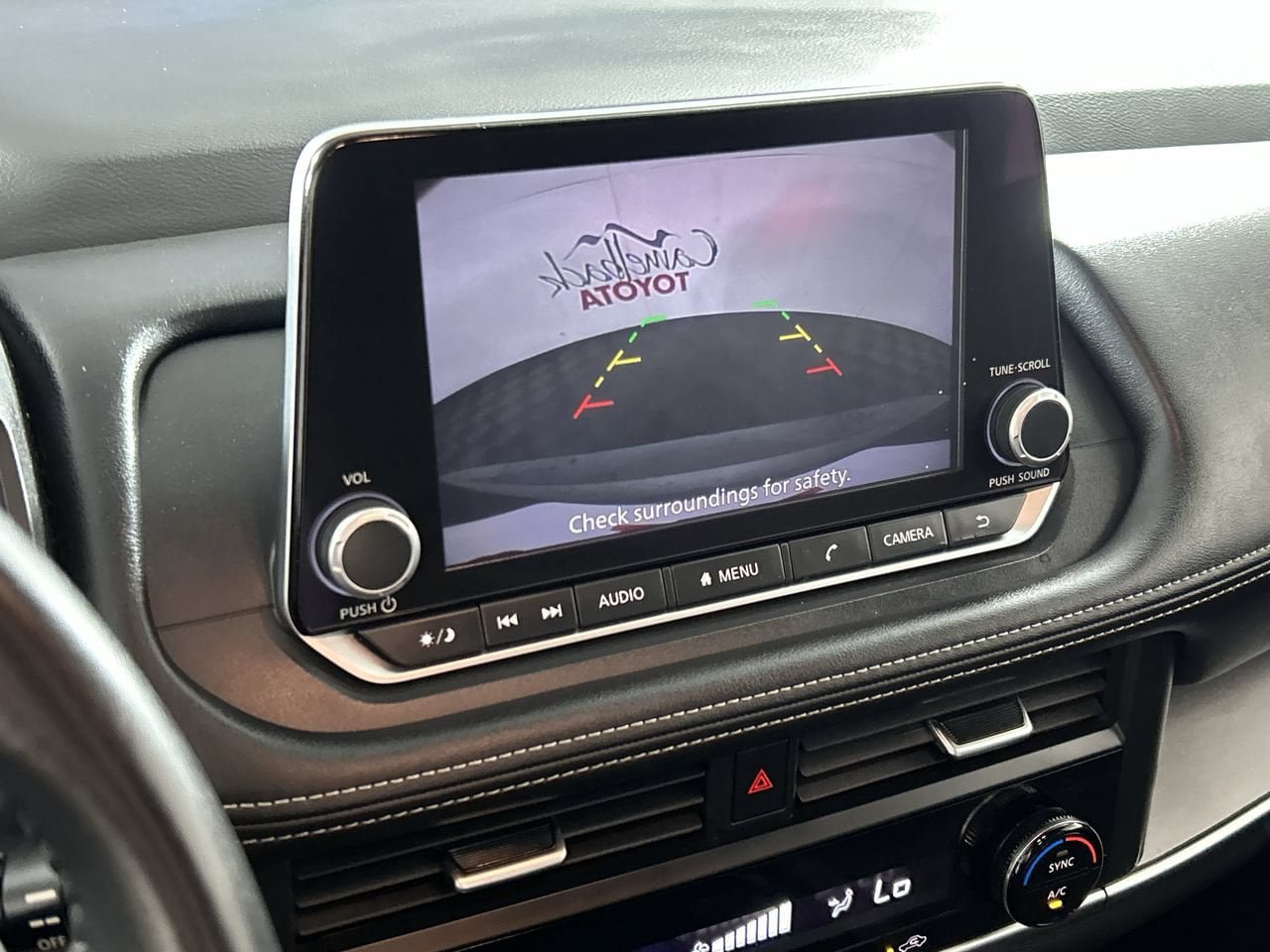 Used 2025 Nissan Rogue SV FWD image 18
