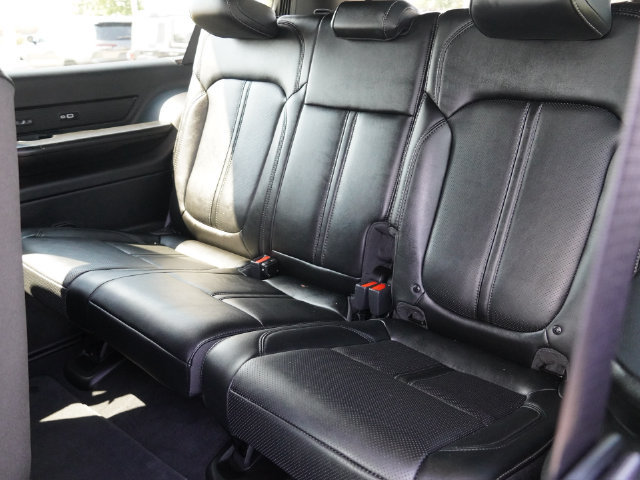 Used 2024 Jeep Wagoneer L Series II w/ Flexible Seating Group AWD/4WD image 25