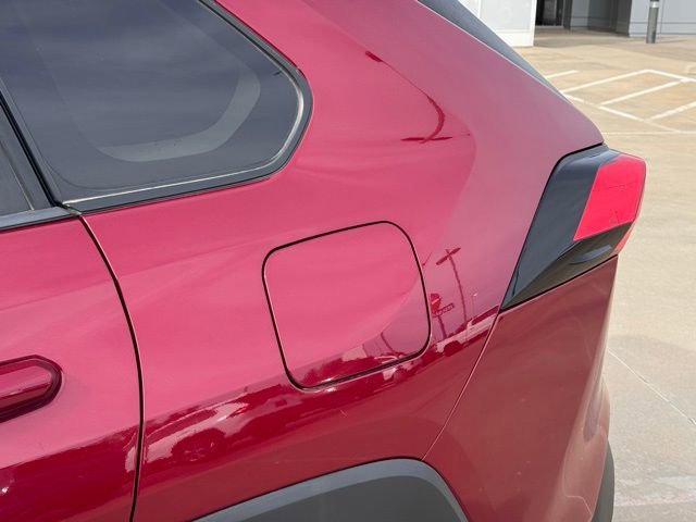 Used 2021 Toyota RAV4 XLE Premium image 31