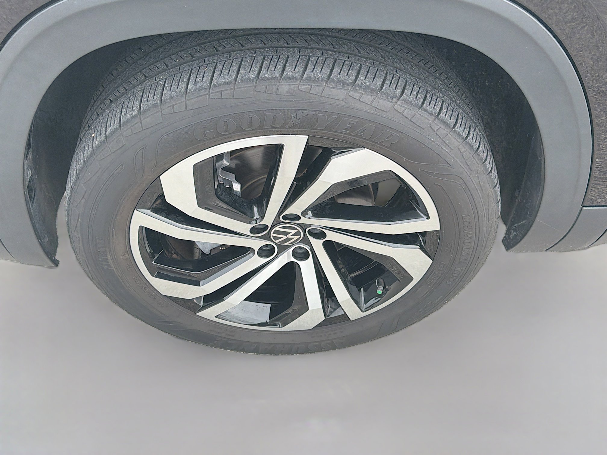 Used 2023 Volkswagen Atlas SEL AWD/4WD image 36